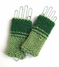 [Fingerless Mittens/Wristwarmers - click to enlarge]